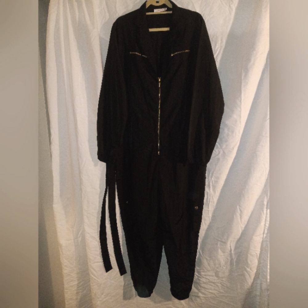 Shoe Dazzle zip up jumper